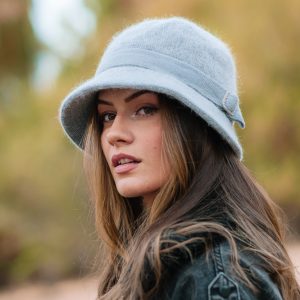 дамска шапка с катарама арт.397