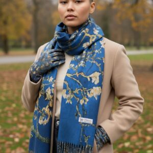 дамски комплект шал и ръкавици"картини" код 116