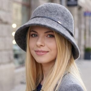Елегантна дамска шапка, код 26-20